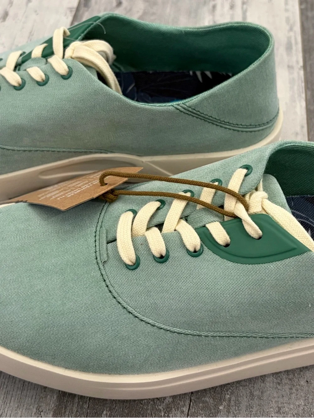 Olukai Mens Size 10 Shoes NEW with Tags Tradewind Bamboo Green Canvas Sneaker